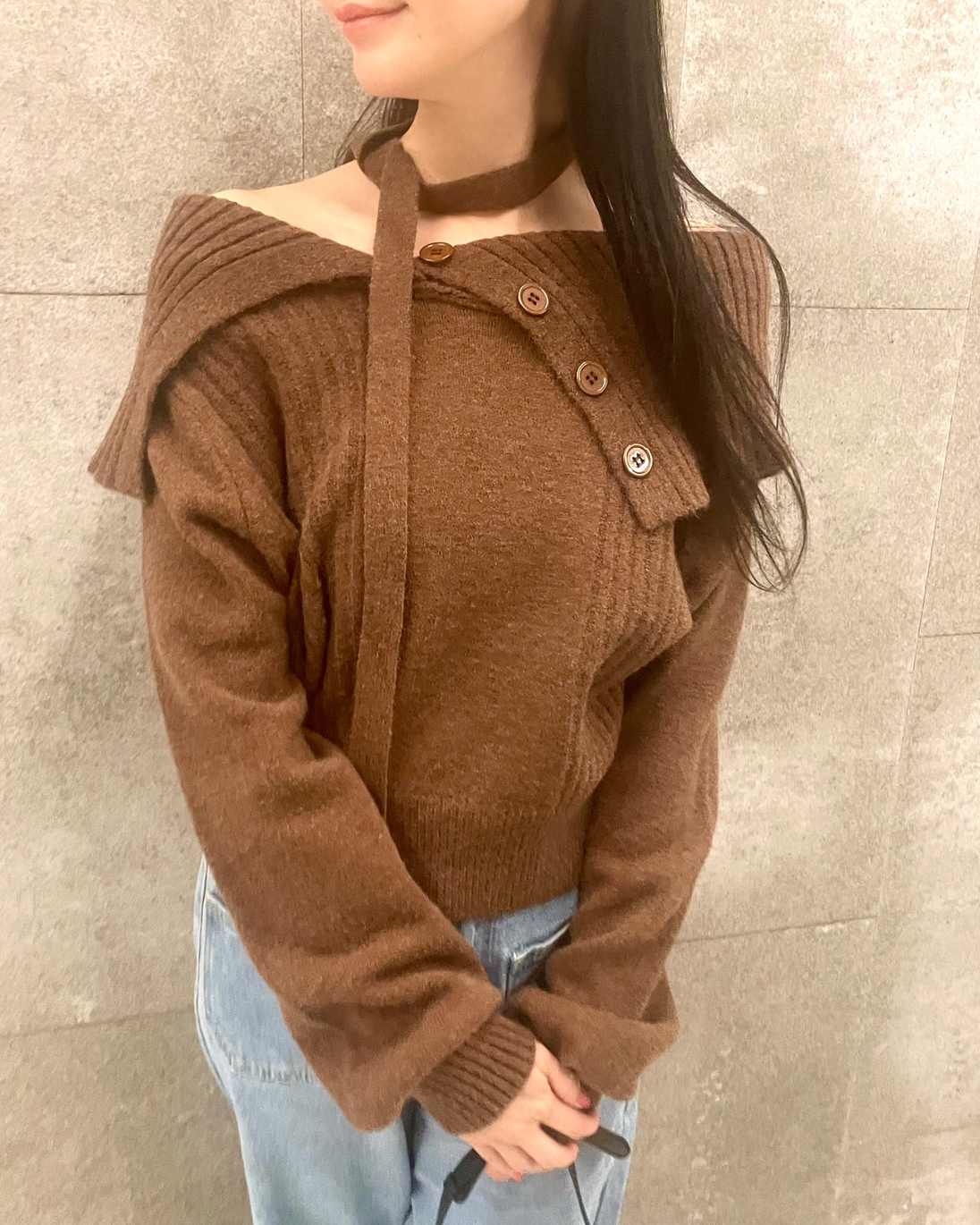 Off shoulder design knit tops