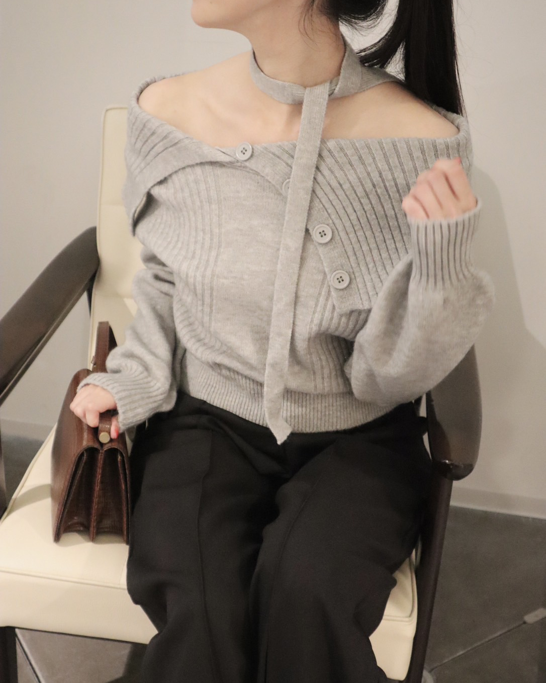 Off shoulder design knit tops